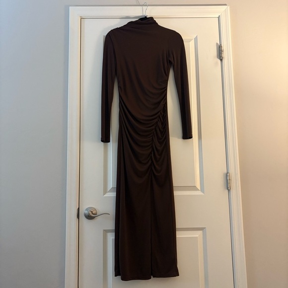 Zara Women’s Elegant Brown Long Sleeve Midi Dress - Picture 2 of 9